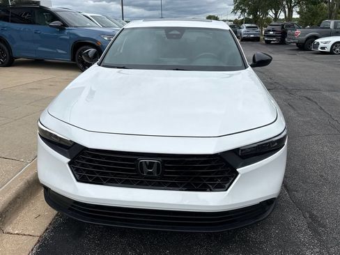 Used 2024 Honda Accord Sport image 9