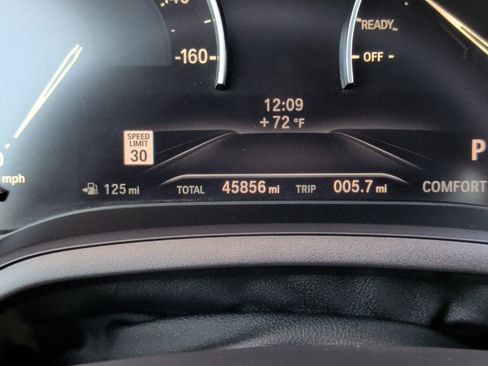 Used 2020 BMW 330i Sedan w/ Convenience Package image 14