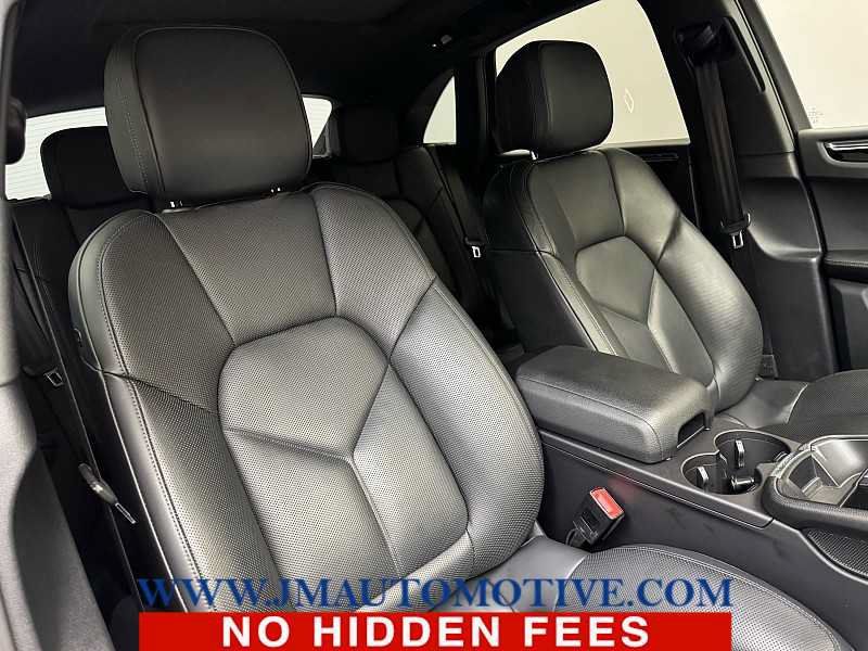Used 2023 Porsche Macan AWD/4WD image 21