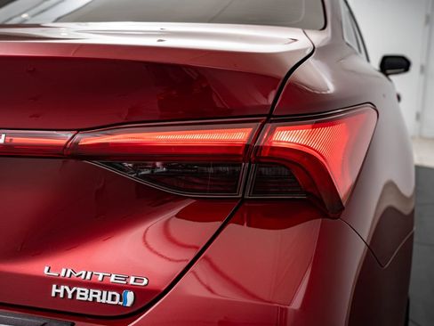 Used 2020 Toyota Avalon Limited w/ Advanced Safety Package FWD image 9