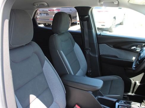 Used 2021 Chevrolet TrailBlazer LT FWD image 31