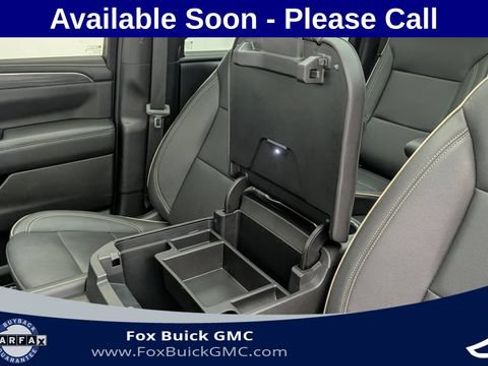 Certified 2023 GMC Yukon XL SLT w/ SLT Premium Package AWD/4WD image 23