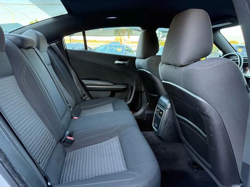 Used 2018 Dodge Charger R/T w/ Navigation & Travel Group image 17