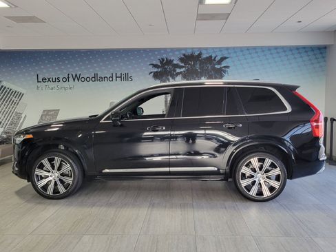 Used 2021 Volvo XC90 T8 Inscription image 2