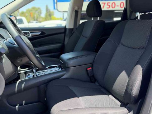 Used 2020 Nissan Pathfinder SV FWD image 13