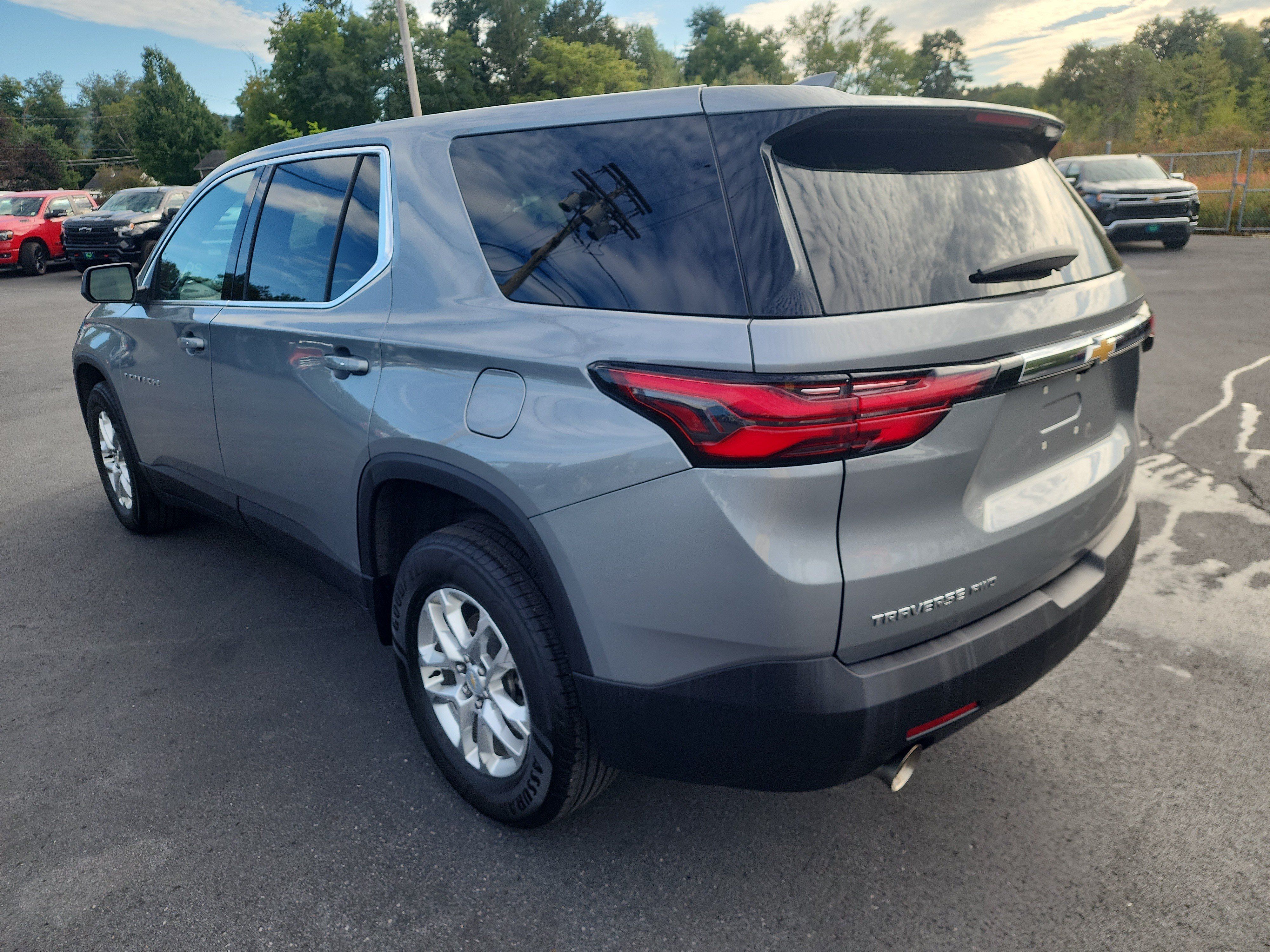 Certified 2023 Chevrolet Traverse LS AWD/4WD image 6