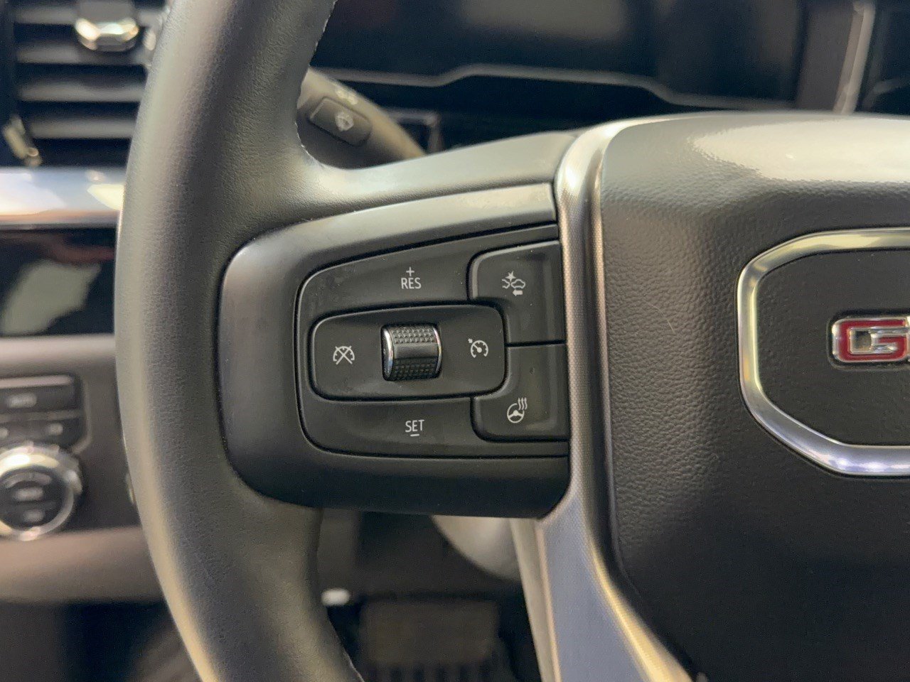 Used 2023 GMC Sierra 1500 Elevation AWD/4WD image 18