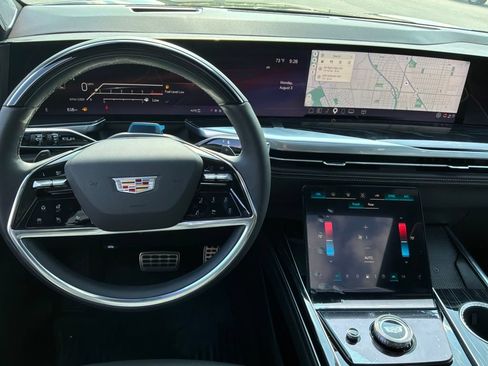 New 2026 Cadillac Escalade ESV Sport w/ Touring Package AWD/4WD image 34