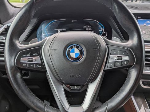 Used 2022 BMW X5 xDrive45e w/ Executive Package AWD/4WD image 15