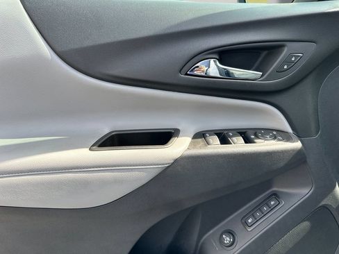 Used 2020 Chevrolet Equinox Premier FWD image 17