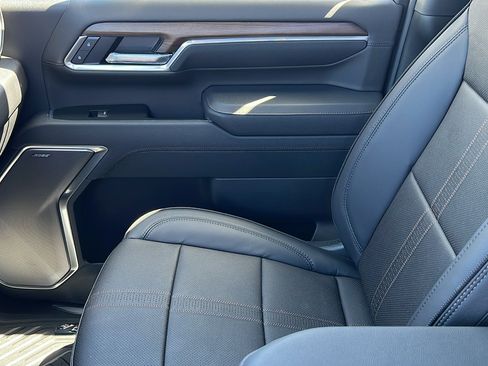 New 2026 Chevrolet Silverado 2500 High Country w/ High Country Premium Package AWD/4WD image 23