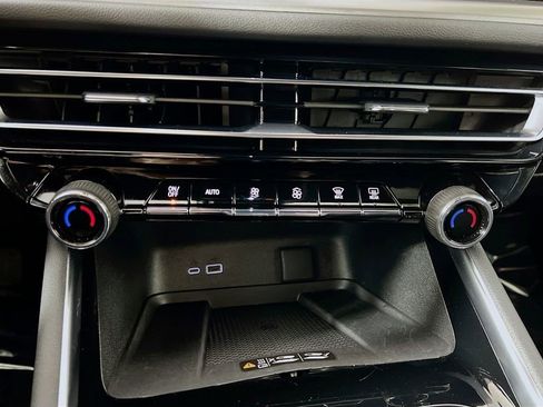 Certified 2024 Chevrolet Traverse LT image 15