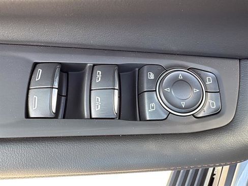 New 2026 Chevrolet Suburban High Country AWD/4WD image 29