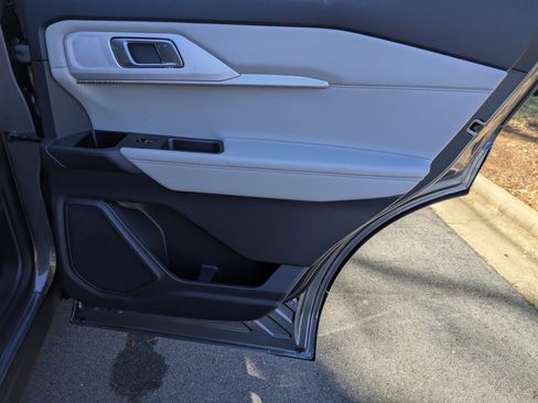 New 2026 Ford Explorer Active w/ Active Comfort Package image 33