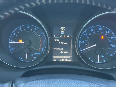 Used 2018 Toyota Corolla iM FWD image 20