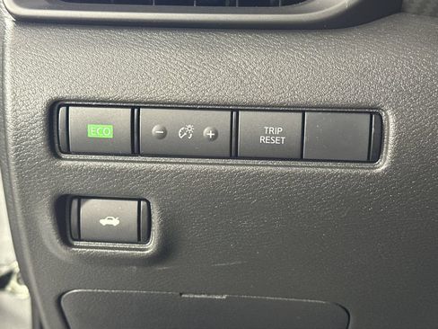 Used 2025 Nissan Sentra S FWD image 22