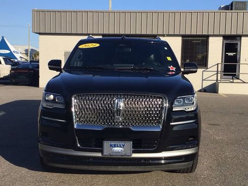 Used 2024 Lincoln Navigator Reserve image 2