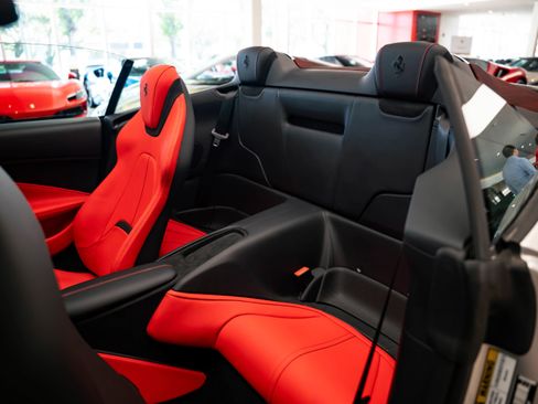 Used 2024 Ferrari Roma Spider image 12