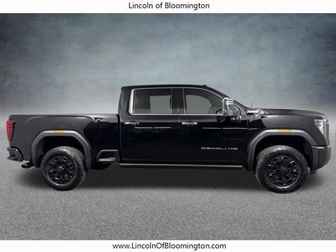 Used 2024 GMC Sierra 3500 Denali Ultimate AWD/4WD image 8