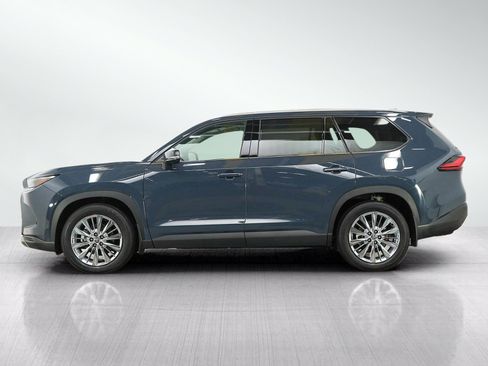 Used 2024 Toyota Grand Highlander AWD image 2