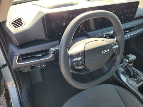 Used 2025 Kia K4 FWD image 25