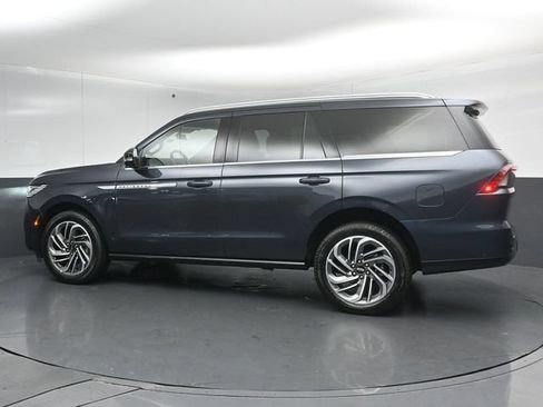 Certified 2025 Lincoln Navigator Reserve AWD/4WD image 5