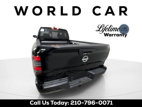Used 2024 Nissan Frontier SV w/ SV Convenience Package image 3