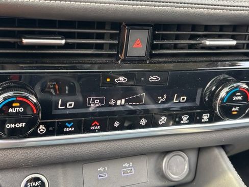 Certified 2023 Nissan Rogue SL w/ SL Premium Package AWD/4WD image 20