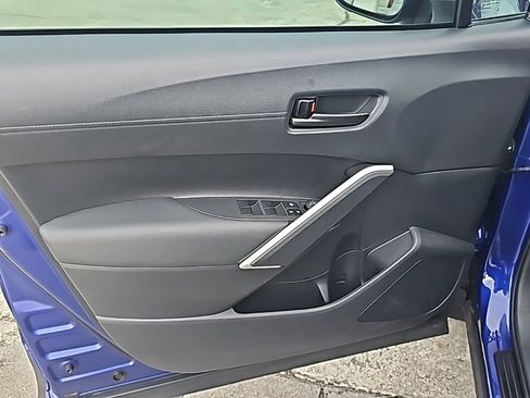 Used 2025 Toyota Corolla Cross AWD Hybrid image 9