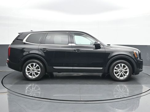 Used 2022 Kia Telluride LX image 7