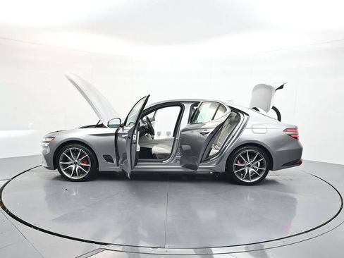 Used 2025 Genesis G70 2.5T RWD image 35