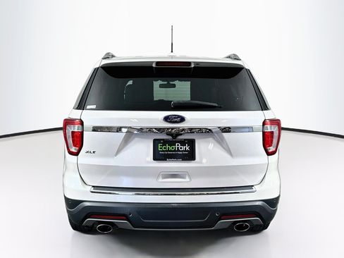 Used 2018 Ford Explorer XLT w/ Equipment Group 202A FWD image 7