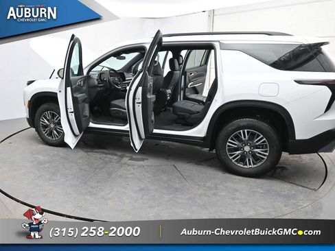 New 2026 Chevrolet Traverse LT image 36