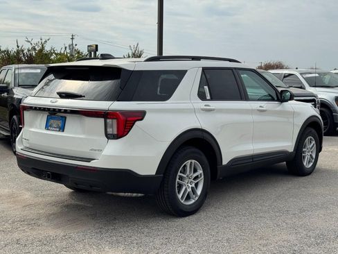 New 2026 Ford Explorer Active image 3
