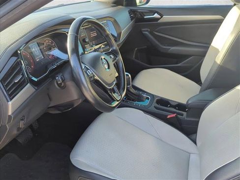 Used 2019 Volkswagen Jetta R-Line w/ R-Line Cold Weather Package image 7