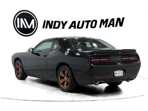 Used 2019 Dodge Challenger SXT image 6