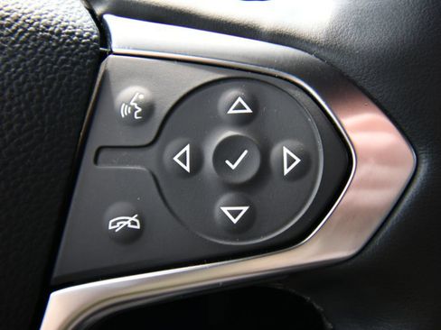 Used 2023 Chevrolet Traverse Premier AWD/4WD image 25