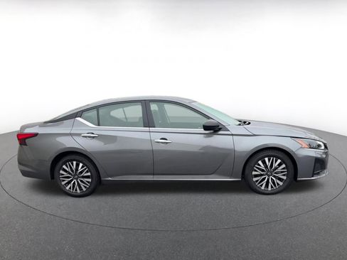 Used 2024 Nissan Altima 2.5 SV image 15