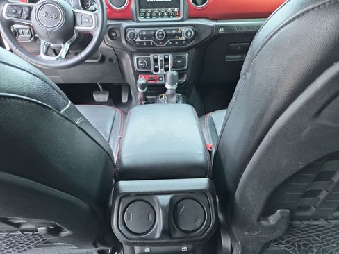 Used 2018 Jeep Wrangler Unlimited Rubicon AWD/4WD image 32