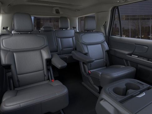 New 2026 Ford Expedition Active image 11