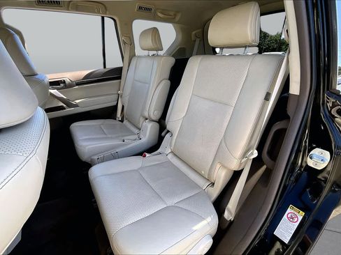 Used 2017 Lexus GX 460 Luxury AWD/4WD image 20