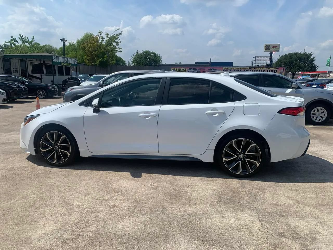 Used 2021 Toyota Corolla SE FWD image 9