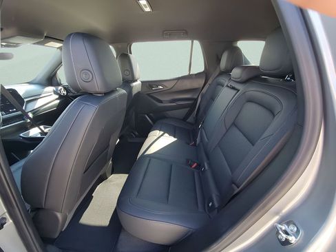 Used 2025 Chevrolet Equinox LT w/ Convenience Package II image 23