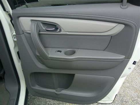 Used 2015 Chevrolet Traverse LT FWD image 20