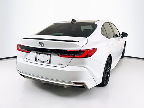 Used 2025 Toyota Camry XSE FWD image 3