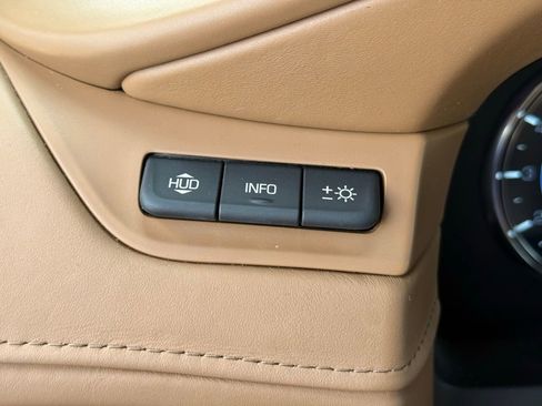 Used 2017 Cadillac Escalade ESV Platinum RWD image 22