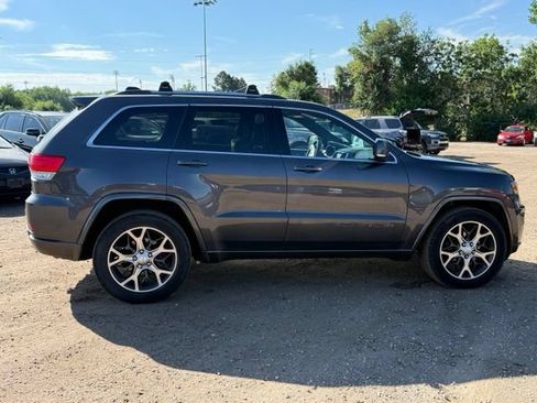Used 2018 Jeep Grand Cherokee Limited AWD/4WD image 7