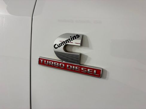 Used 2024 RAM 3500 Tradesman w/ Chrome Appearance Group AWD/4WD image 14