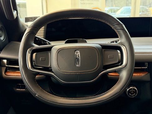 New 2025 Lincoln Navigator Black Label AWD/4WD image 10