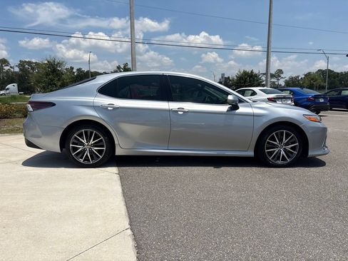Used 2024 Toyota Camry XLE FWD image 4